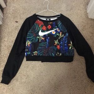Nike Crop Top